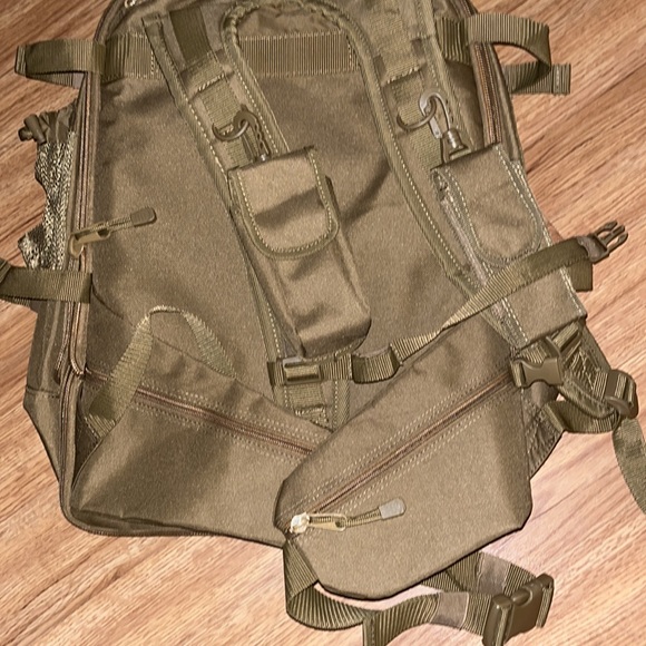 πͺπ»ππͺπ»β’π΄ Code Alpha x Tactical Backpackπ΄β’ππͺπ»π - Picture 16 of 16